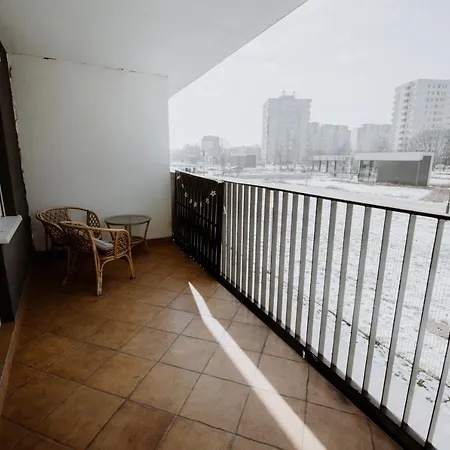 The Pearl Of Warsaw-subwaystop&free Parking