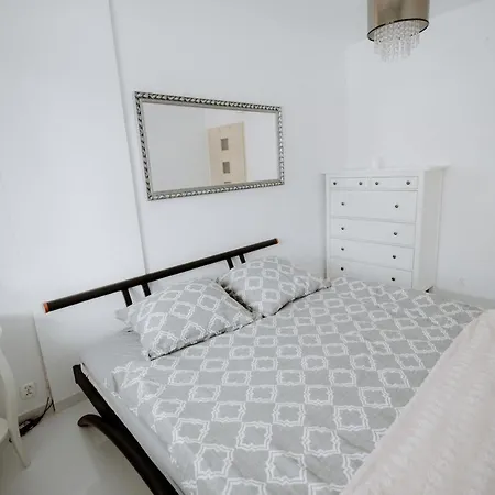 The Pearl Of Warsaw-subwaystop&free Parking Warszawa